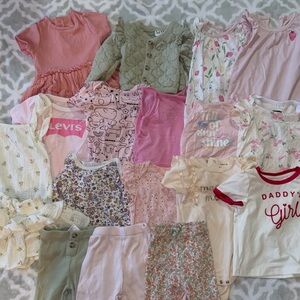 Baby girl bundle Old Navy, Levi’s,Carters